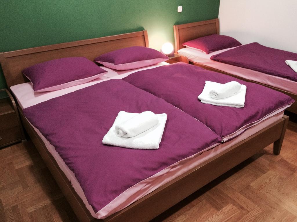 Guest House Seperic Ястребарско Экстерьер фото